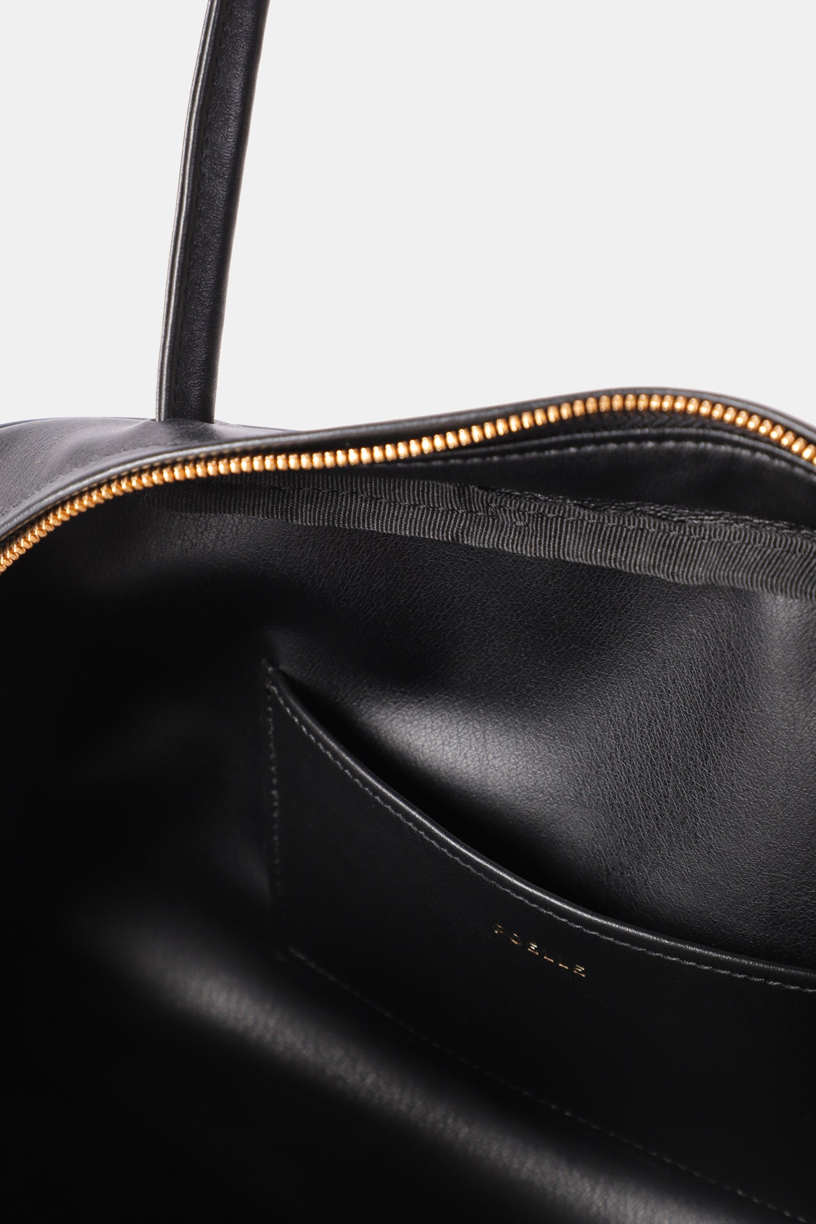 Queen bag in Black