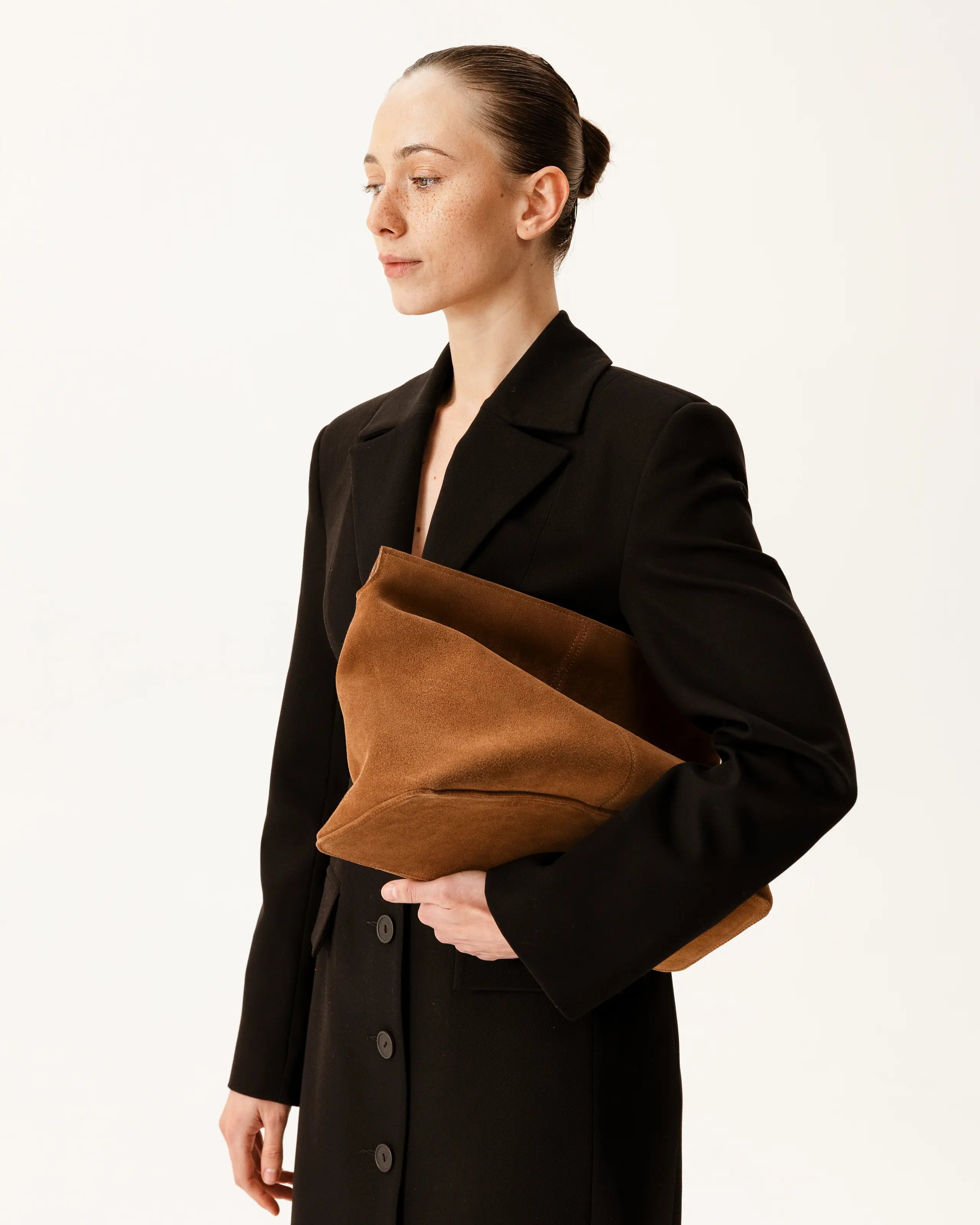 Elza Clutch in Caramel