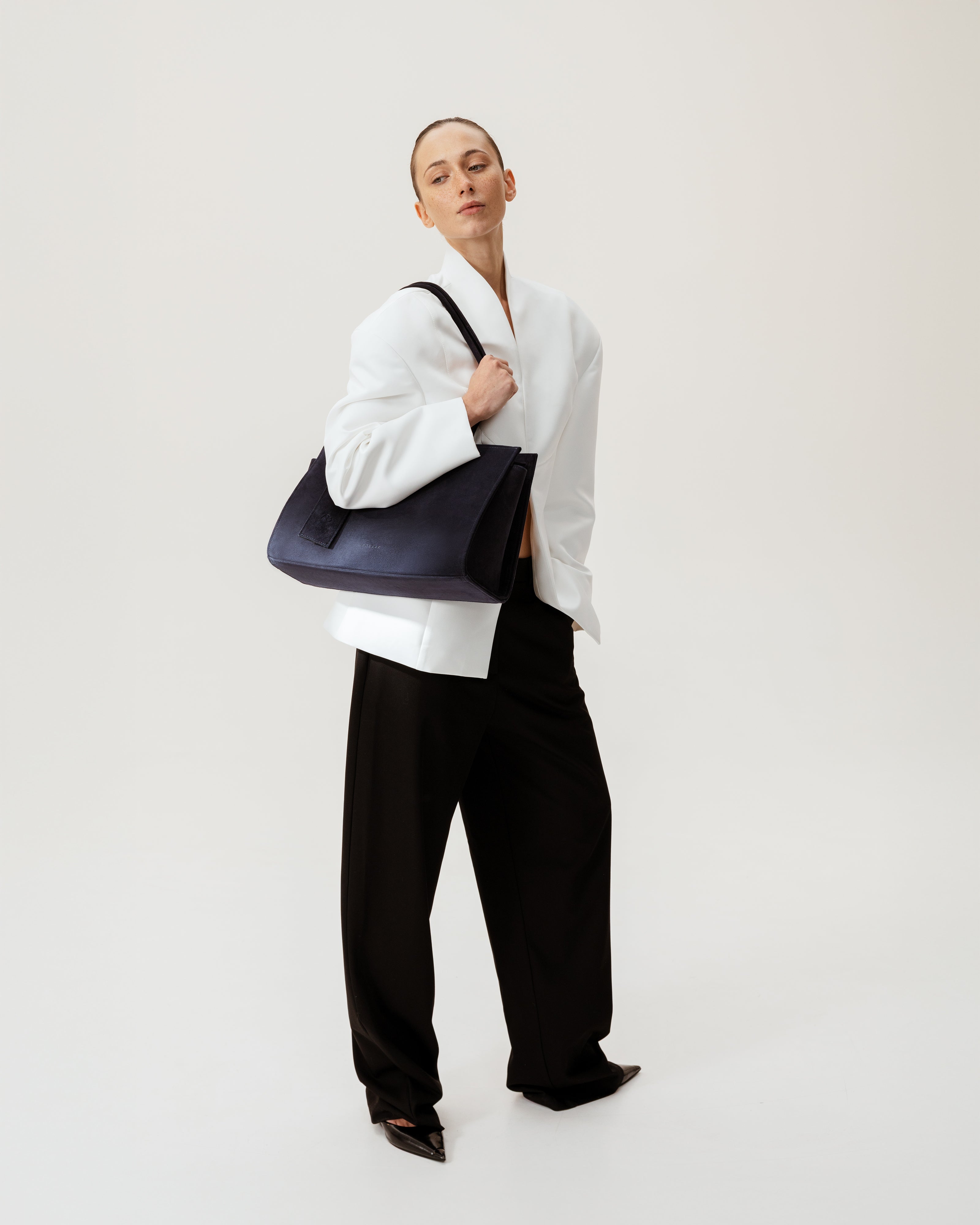 Medium Carolyn Tote Bag in Navy
